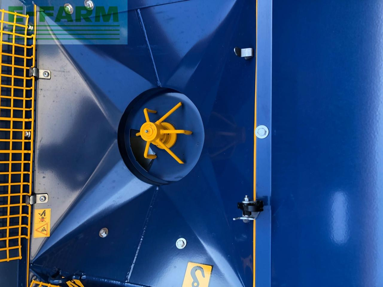 Bogballe 15 plus - Lannoitteenlevitin: kuva Bogballe 15 plus - Lannoitteenlevitin Bogballe 15 plus - Lannoitteenlevitin: kuva Bogballe 15 plus - Lannoitteenlevitin