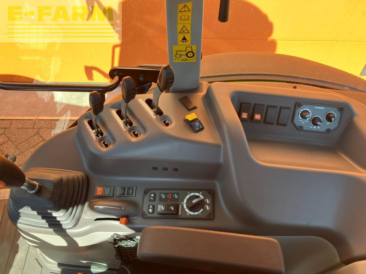 CLAAS AXOS 230 Advanced - Traktori: kuva CLAAS AXOS 230 Advanced - Traktori CLAAS AXOS 230 Advanced - Traktori: kuva CLAAS AXOS 230 Advanced - Traktori