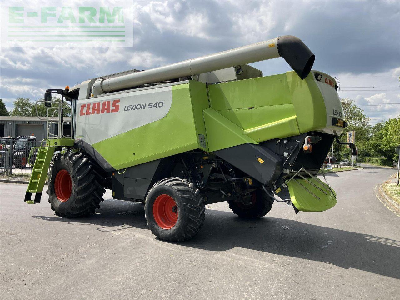 CLAAS LEXION 540 - Leikkuupuimuri: kuva CLAAS LEXION 540 - Leikkuupuimuri CLAAS LEXION 540 - Leikkuupuimuri: kuva CLAAS LEXION 540 - Leikkuupuimuri