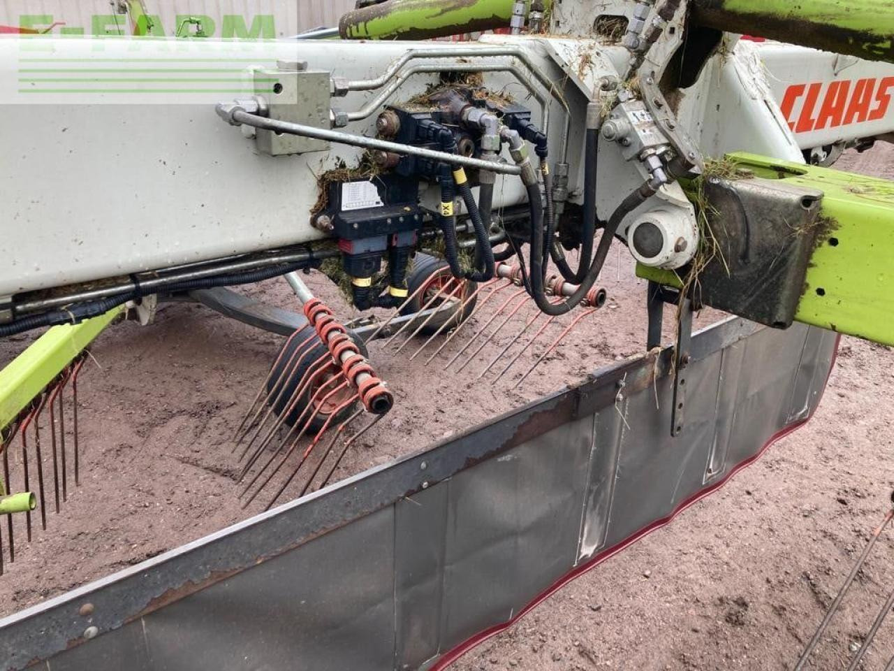 CLAAS USED LINER 3100 - Pöyhin: kuva CLAAS USED LINER 3100 - Pöyhin CLAAS USED LINER 3100 - Pöyhin: kuva CLAAS USED LINER 3100 - Pöyhin