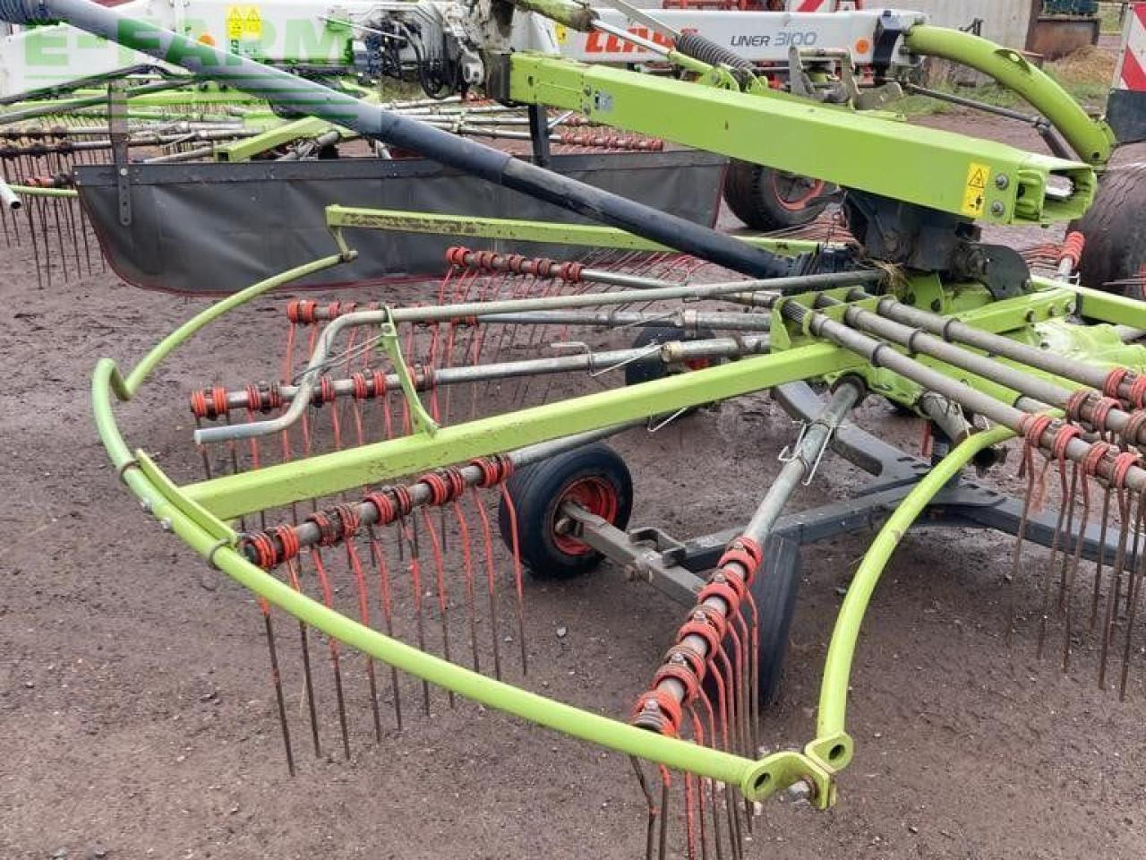 CLAAS USED LINER 3100 - Pöyhin: kuva CLAAS USED LINER 3100 - Pöyhin CLAAS USED LINER 3100 - Pöyhin: kuva CLAAS USED LINER 3100 - Pöyhin