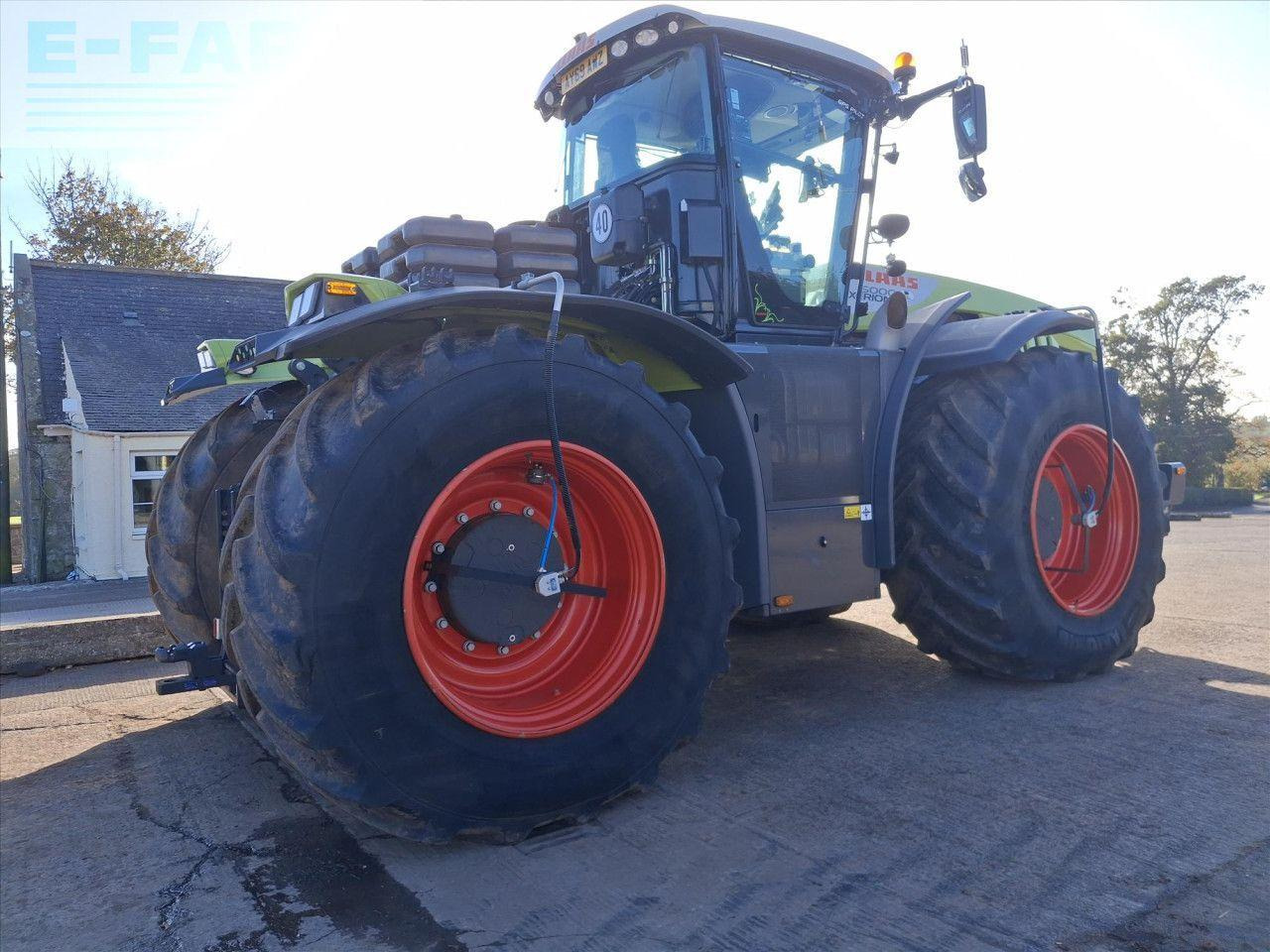 CLAAS XERION 5000 - Traktori: kuva CLAAS XERION 5000 - Traktori CLAAS XERION 5000 - Traktori: kuva CLAAS XERION 5000 - Traktori