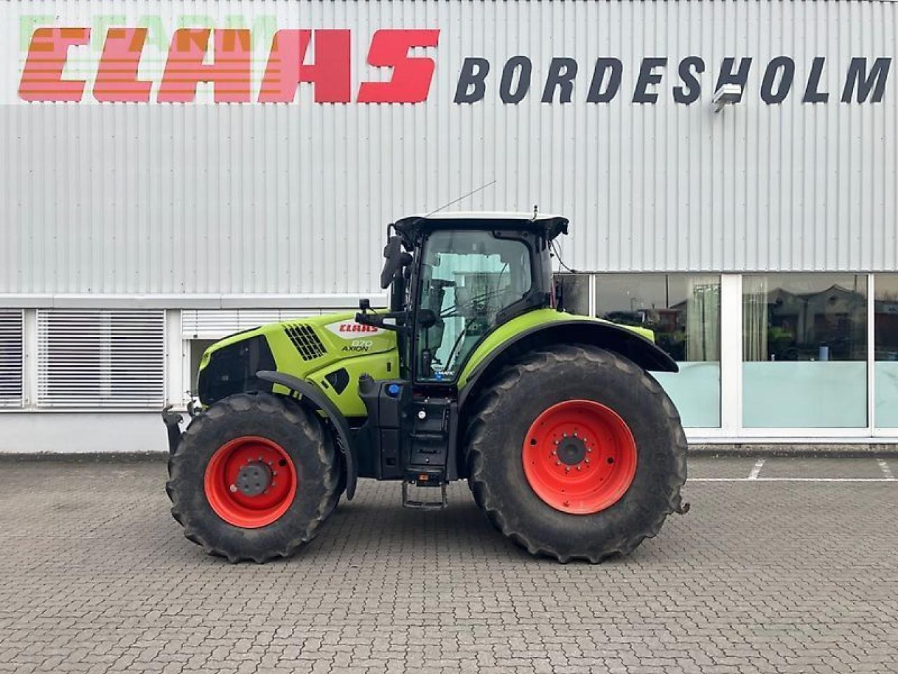 CLAAS axion 870 cmatic CMATIC - Traktori: kuva CLAAS axion 870 cmatic CMATIC - Traktori CLAAS axion 870 cmatic CMATIC - Traktori: kuva CLAAS axion 870 cmatic CMATIC - Traktori