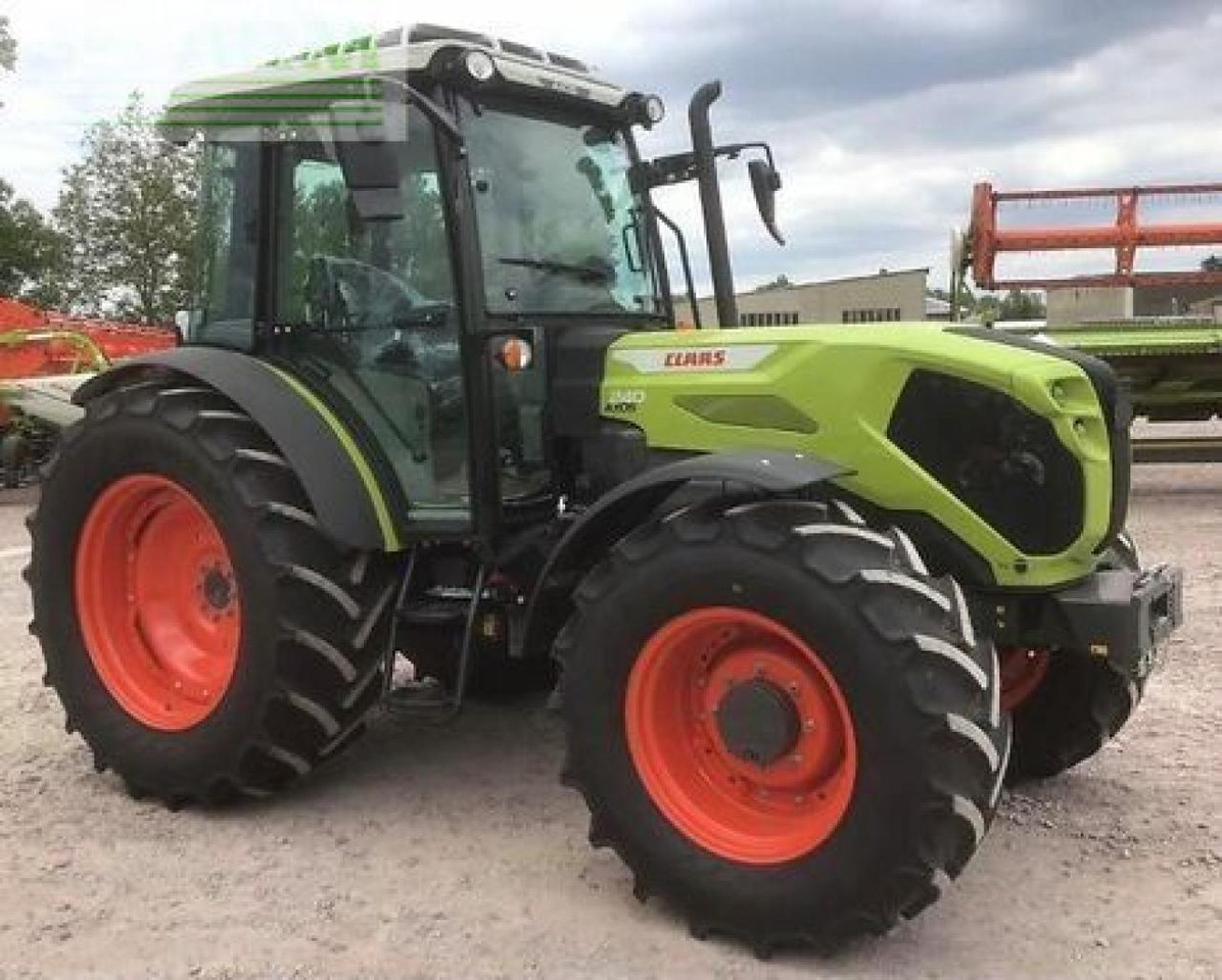 CLAAS axos 240 - Traktori: kuva CLAAS axos 240 - Traktori CLAAS axos 240 - Traktori: kuva CLAAS axos 240 - Traktori