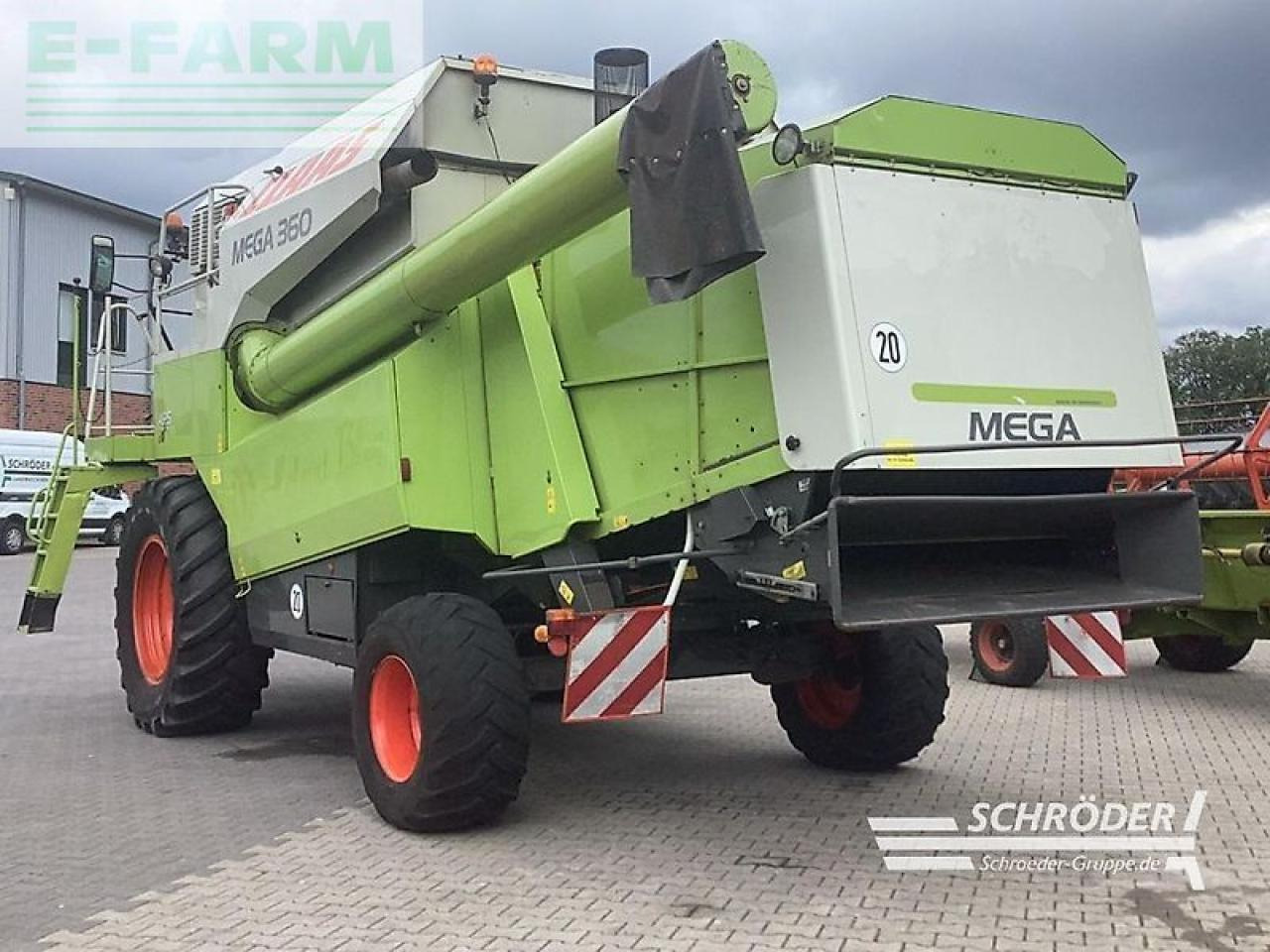 CLAAS dominator 360 mega + c 600 schneidwerk - Leikkuupuimuri: kuva CLAAS dominator 360 mega + c 600 schneidwerk - Leikkuupuimuri CLAAS dominator 360 mega + c 600 schneidwerk - Leikkuupuimuri: kuva CLAAS dominator 360 mega + c 600 schneidwerk - Leikkuupuimuri
