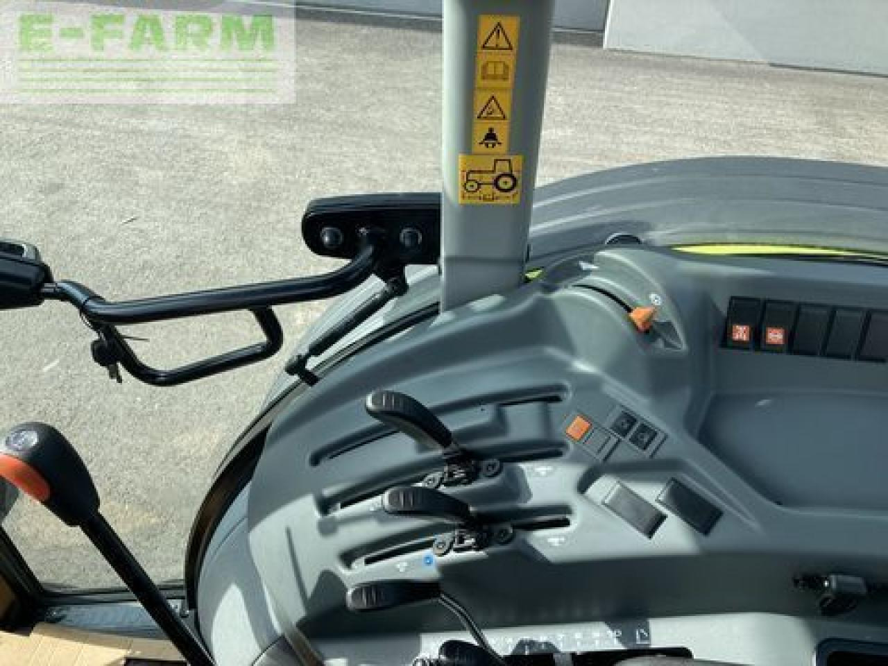 CLAAS elios 210 - Traktori: kuva CLAAS elios 210 - Traktori CLAAS elios 210 - Traktori: kuva CLAAS elios 210 - Traktori