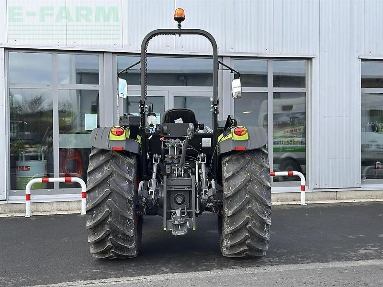 CLAAS elios 210 plattform - Traktori: kuva CLAAS elios 210 plattform - Traktori CLAAS elios 210 plattform - Traktori: kuva CLAAS elios 210 plattform - Traktori