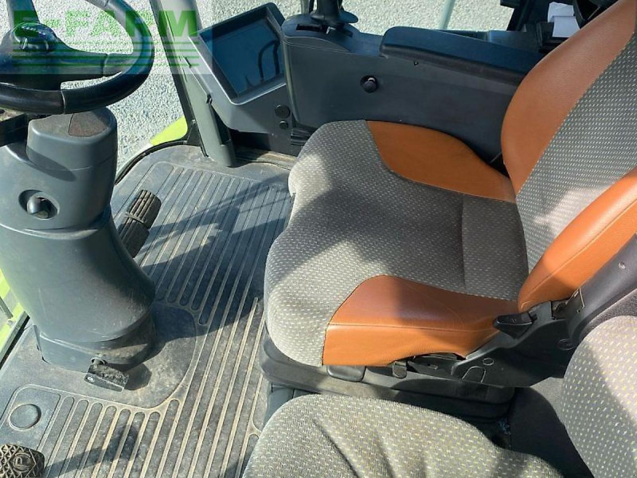 Leikkuupuimuri CLAAS lexion 570 tt: kuva Leikkuupuimuri CLAAS lexion 570 tt Leikkuupuimuri CLAAS lexion 570 tt: kuva Leikkuupuimuri CLAAS lexion 570 tt