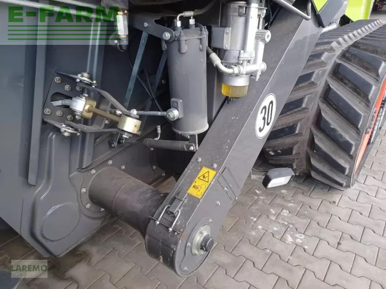 CLAAS lexion 6900 terratrac + vario v 930 - Leikkuupuimuri: kuva CLAAS lexion 6900 terratrac + vario v 930 - Leikkuupuimuri CLAAS lexion 6900 terratrac + vario v 930 - Leikkuupuimuri: kuva CLAAS lexion 6900 terratrac + vario v 930 - Leikkuupuimuri