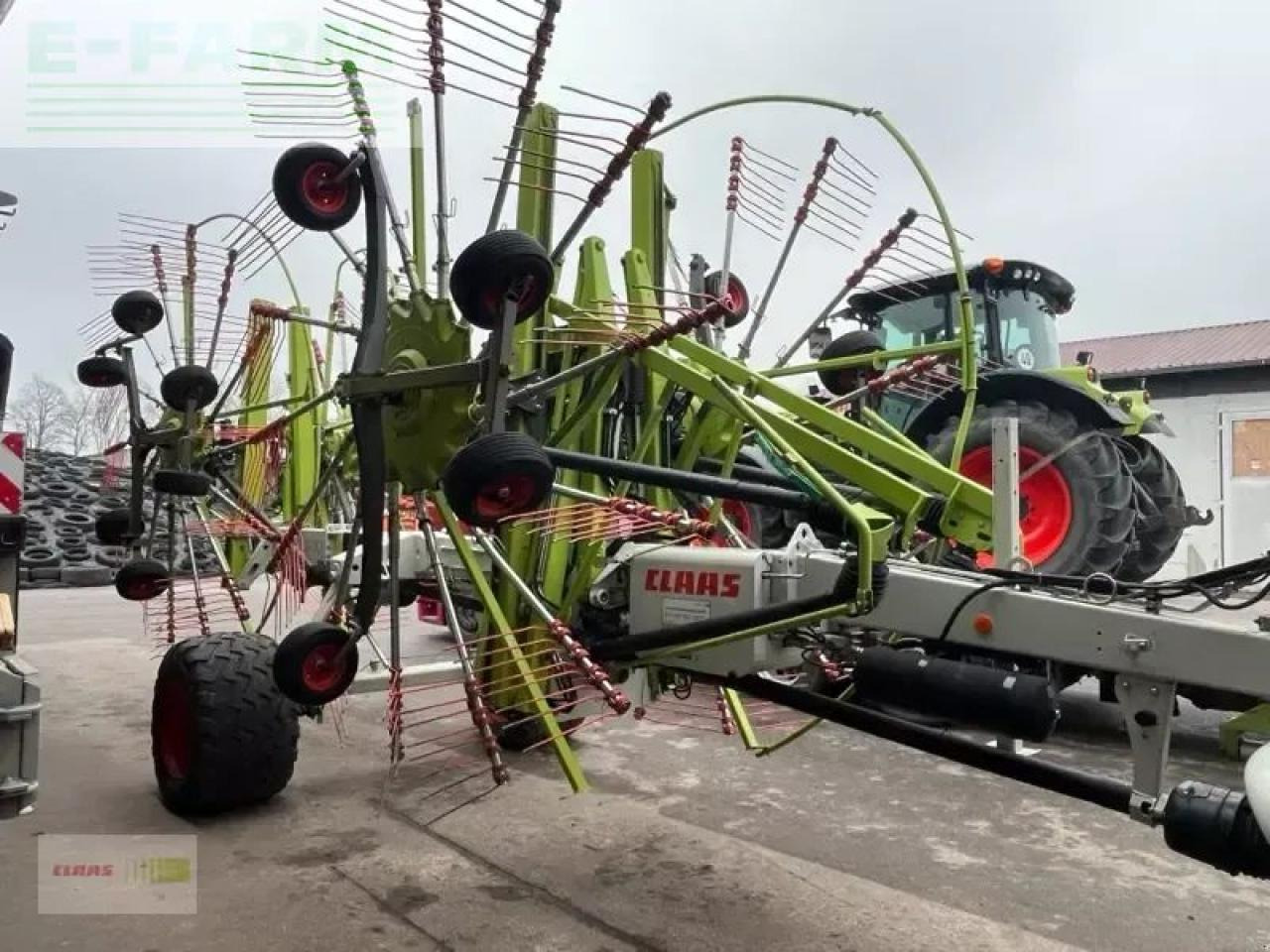 CLAAS liner 4000 comfort - Pöyhin: kuva CLAAS liner 4000 comfort - Pöyhin CLAAS liner 4000 comfort - Pöyhin: kuva CLAAS liner 4000 comfort - Pöyhin