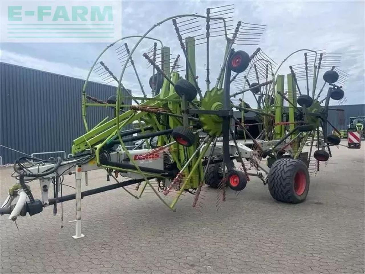 Pöyhin CLAAS liner 4000hhv: kuva Pöyhin CLAAS liner 4000hhv