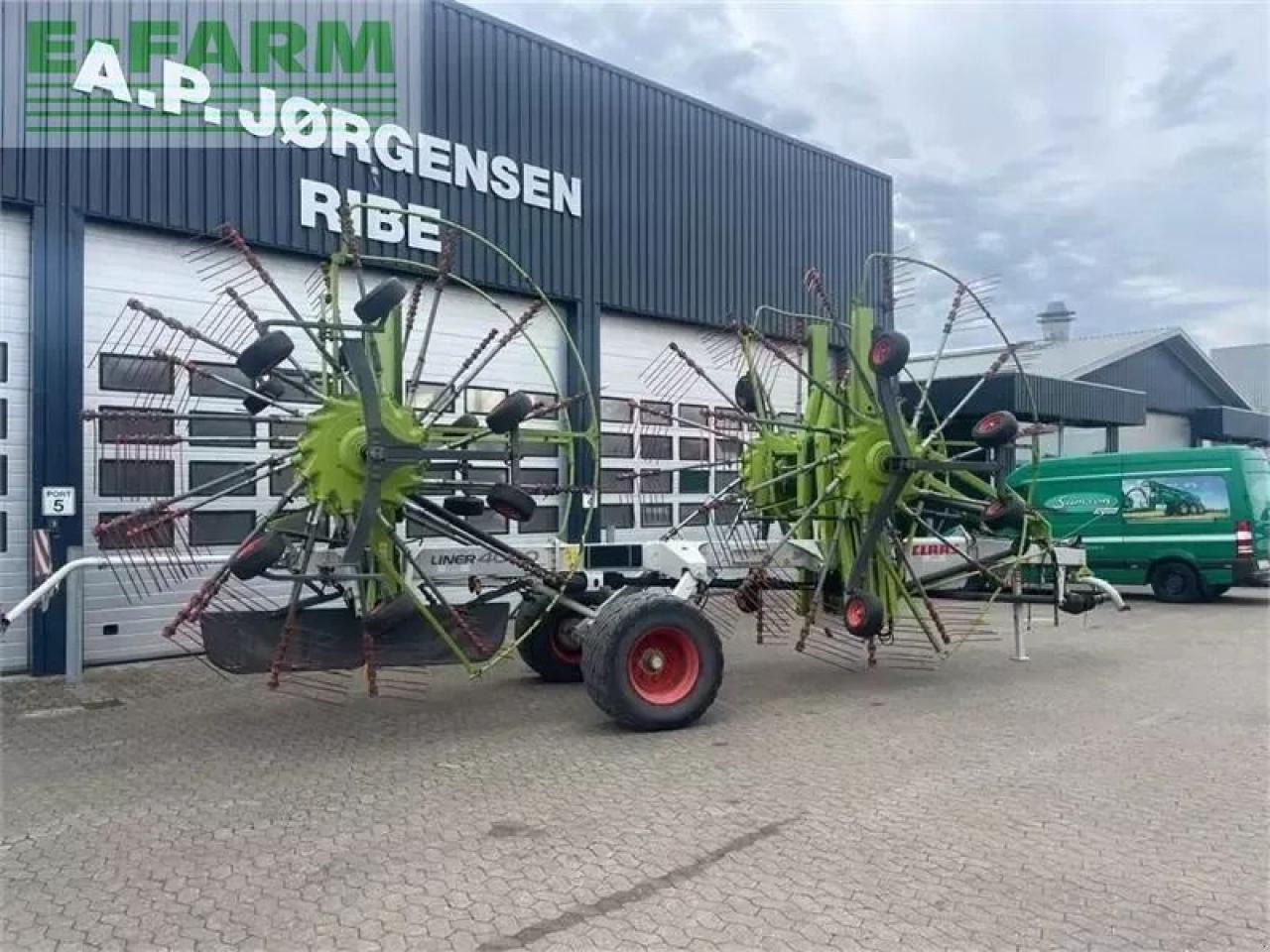 Pöyhin CLAAS liner 4000hhv: kuva Pöyhin CLAAS liner 4000hhv