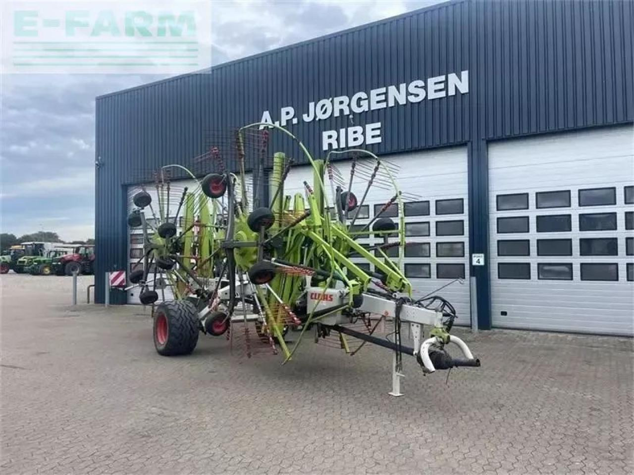 CLAAS liner 4000hhv - Pöyhin: kuva CLAAS liner 4000hhv - Pöyhin CLAAS liner 4000hhv - Pöyhin: kuva CLAAS liner 4000hhv - Pöyhin