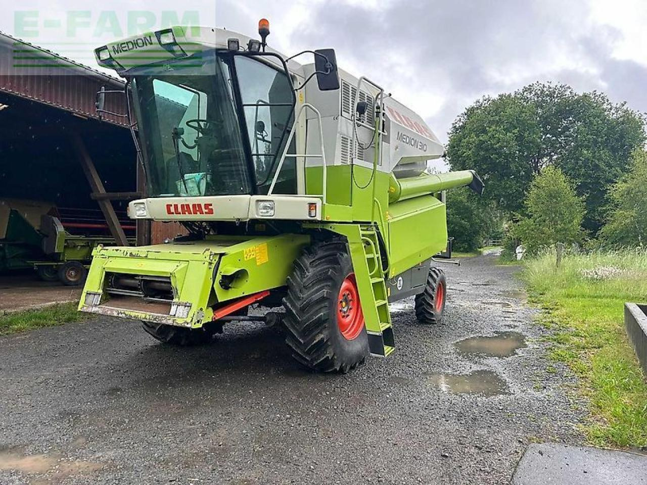 CLAAS medion 310 - Leikkuupuimuri: kuva CLAAS medion 310 - Leikkuupuimuri CLAAS medion 310 - Leikkuupuimuri: kuva CLAAS medion 310 - Leikkuupuimuri