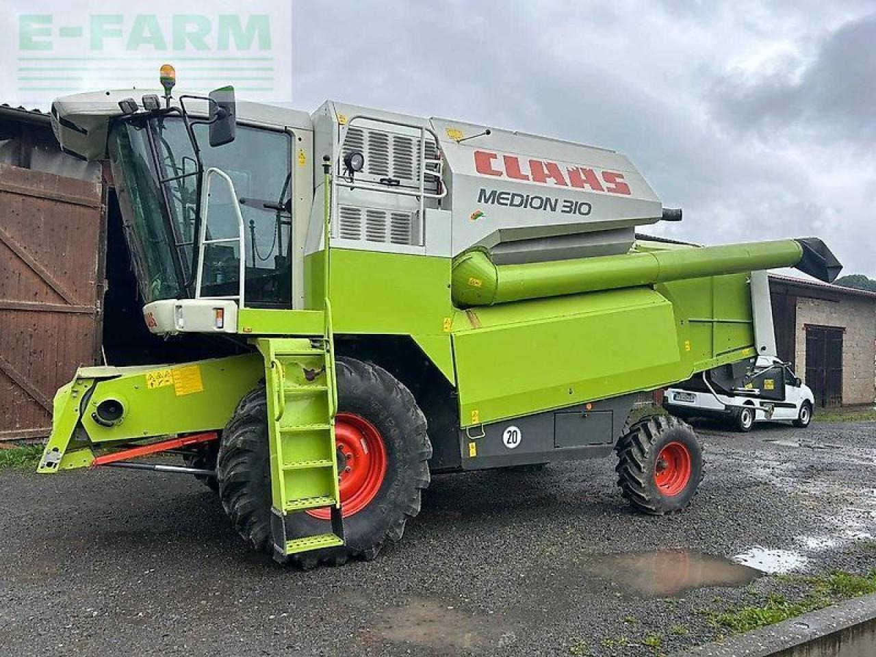 CLAAS medion 310 - Leikkuupuimuri: kuva CLAAS medion 310 - Leikkuupuimuri CLAAS medion 310 - Leikkuupuimuri: kuva CLAAS medion 310 - Leikkuupuimuri
