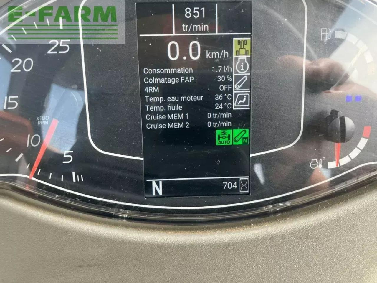 Traktori CLAAS nexos 230 m ls+: kuva Traktori CLAAS nexos 230 m ls+