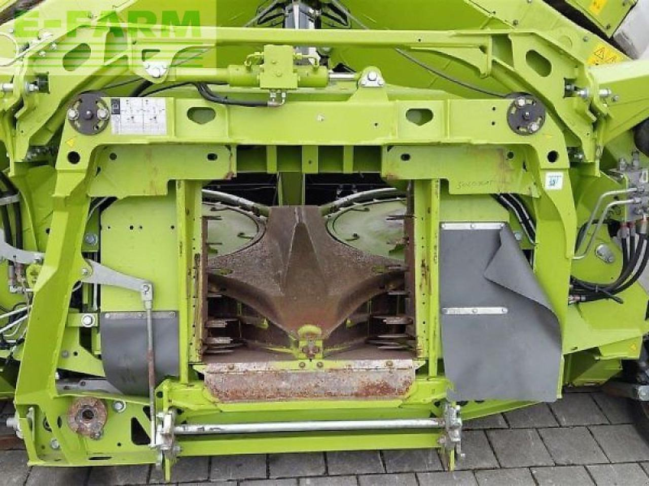 CLAAS orbis 900 - Lisävarusteet - silppuri: kuva CLAAS orbis 900 - Lisävarusteet - silppuri CLAAS orbis 900 - Lisävarusteet - silppuri: kuva CLAAS orbis 900 - Lisävarusteet - silppuri