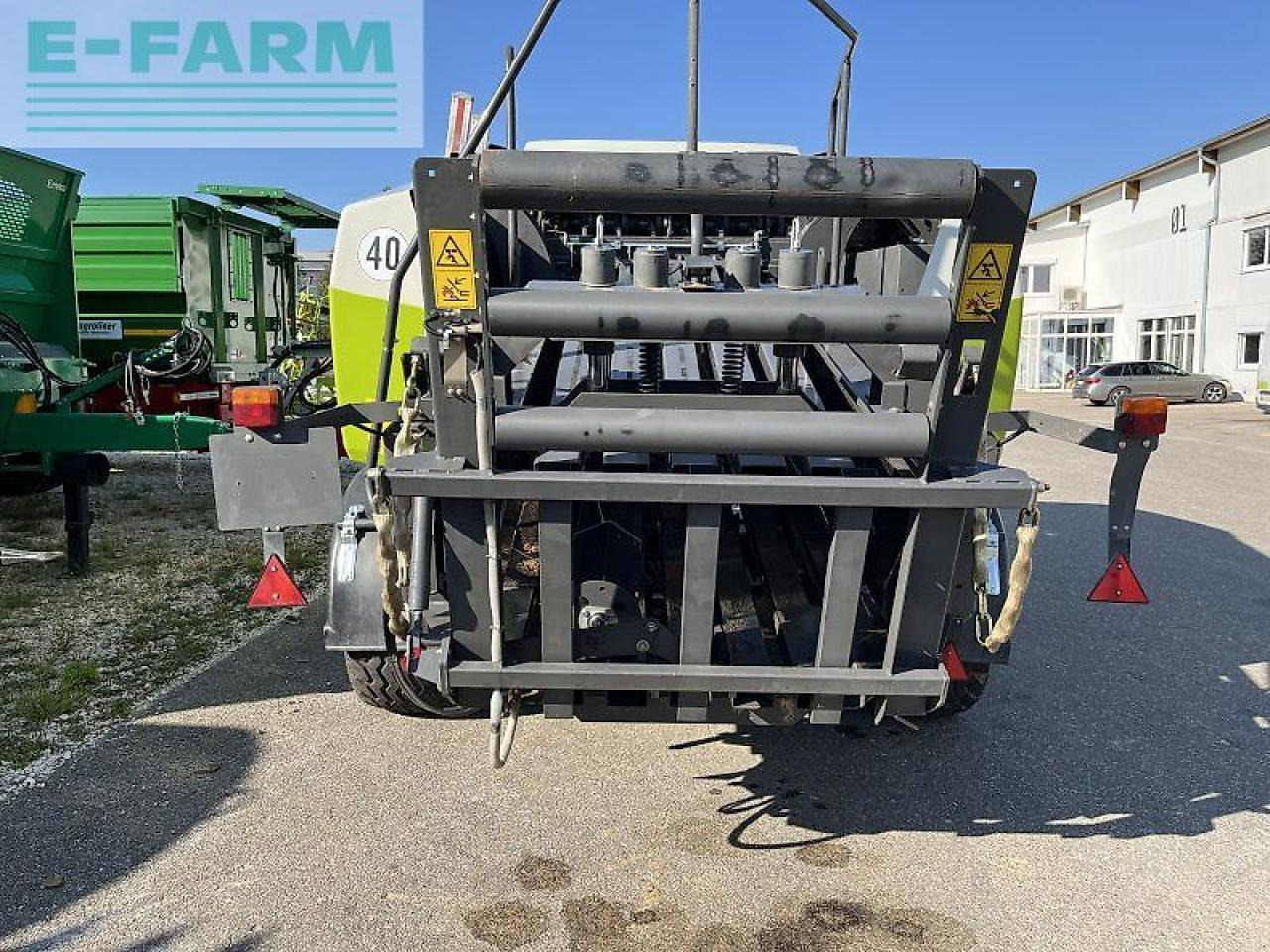 CLAAS quadrant 3200 rc tandem mit krassort vorbauhäcksler - Kanttipaalain: kuva CLAAS quadrant 3200 rc tandem mit krassort vorbauhäcksler - Kanttipaalain CLAAS quadrant 3200 rc tandem mit krassort vorbauhäcksler - Kanttipaalain: kuva CLAAS quadrant 3200 rc tandem mit krassort vorbauhäcksler - Kanttipaalain