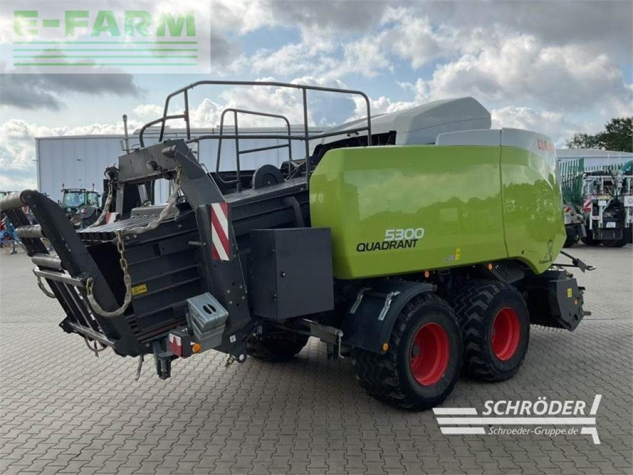 CLAAS quadrant 5300 rf - Kanttipaalain: kuva CLAAS quadrant 5300 rf - Kanttipaalain CLAAS quadrant 5300 rf - Kanttipaalain: kuva CLAAS quadrant 5300 rf - Kanttipaalain