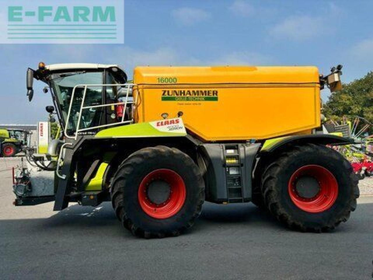 CLAAS xerion 4000 saddle trac, zunhammer acx 16 cbm SADDLE TRAC - Traktori: kuva CLAAS xerion 4000 saddle trac, zunhammer acx 16 cbm SADDLE TRAC - Traktori CLAAS xerion 4000 saddle trac, zunhammer acx 16 cbm SADDLE TRAC - Traktori: kuva CLAAS xerion 4000 saddle trac, zunhammer acx 16 cbm SADDLE TRAC - Traktori