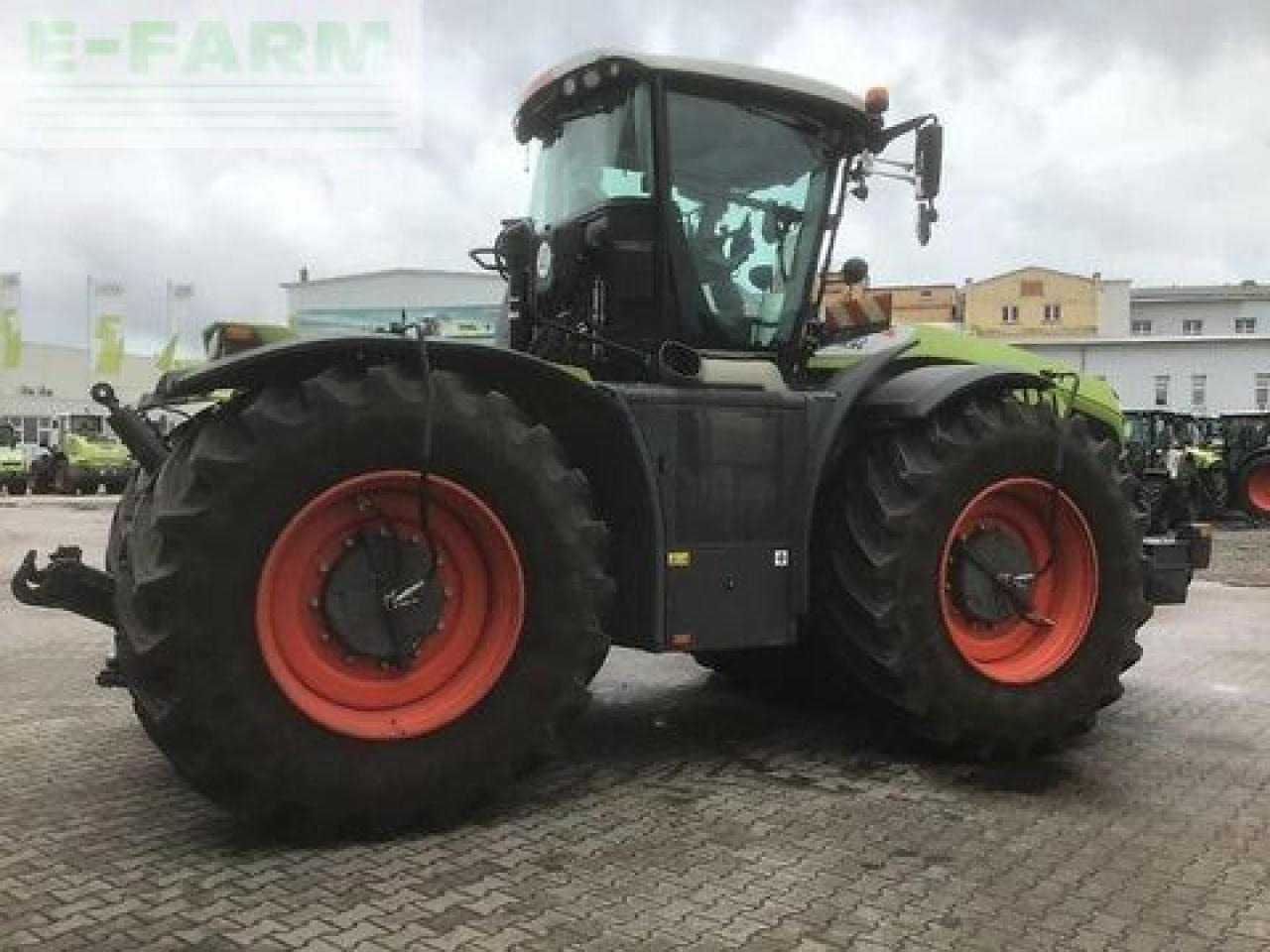CLAAS xerion 4200 trac vc TRAC VC - Traktori: kuva CLAAS xerion 4200 trac vc TRAC VC - Traktori CLAAS xerion 4200 trac vc TRAC VC - Traktori: kuva CLAAS xerion 4200 trac vc TRAC VC - Traktori