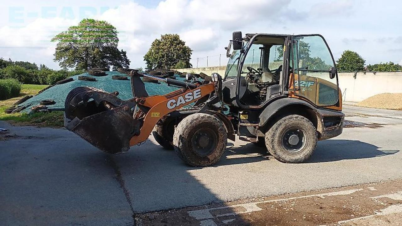 Case-IH 221 f - Minikuormaaja: kuva Case-IH 221 f - Minikuormaaja Case-IH 221 f - Minikuormaaja: kuva Case-IH 221 f - Minikuormaaja