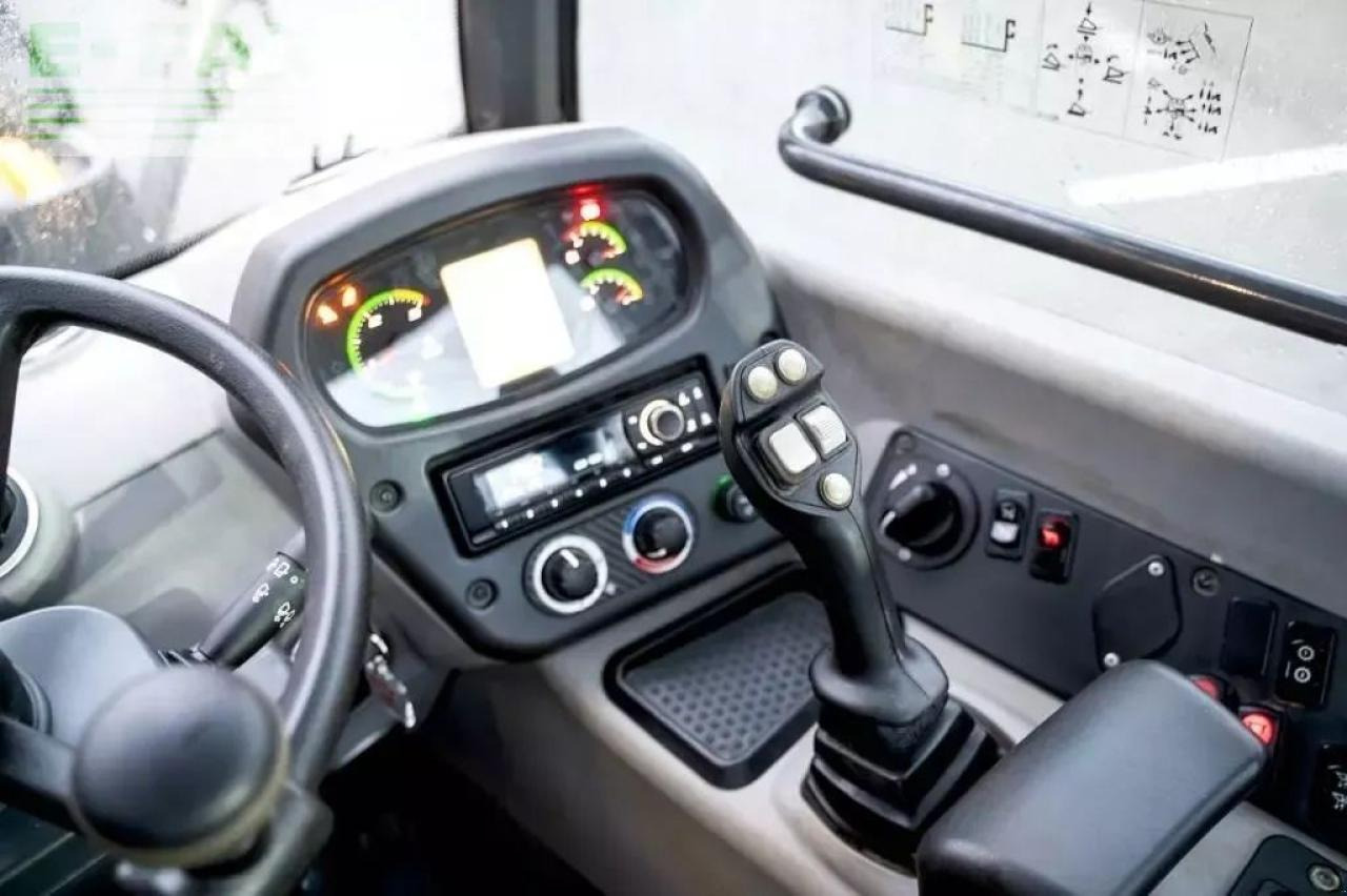 Case-IH 321 f - Minikuormaaja: kuva Case-IH 321 f - Minikuormaaja Case-IH 321 f - Minikuormaaja: kuva Case-IH 321 f - Minikuormaaja