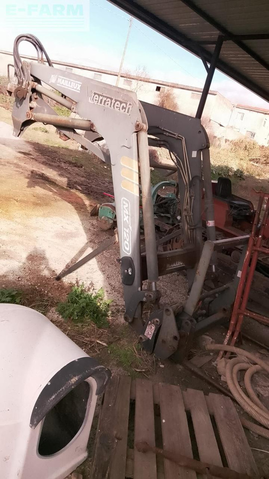 Traktori Case-IH MXU 135: kuva Traktori Case-IH MXU 135