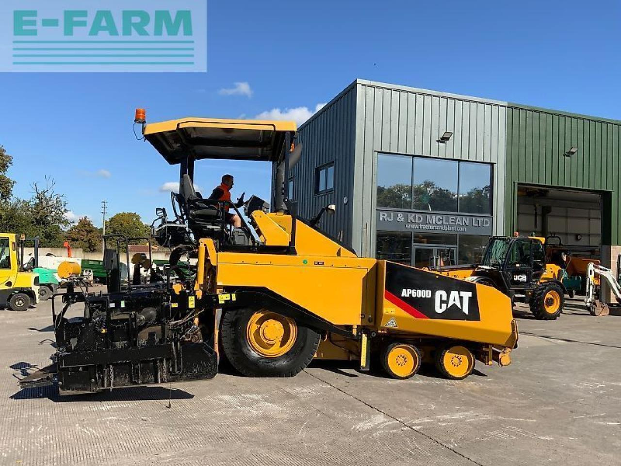 Caterpillar ap 600d asphalt paver finisher (st24422) - Traktori: kuva Caterpillar ap 600d asphalt paver finisher (st24422) - Traktori Caterpillar ap 600d asphalt paver finisher (st24422) - Traktori: kuva Caterpillar ap 600d asphalt paver finisher (st24422) - Traktori