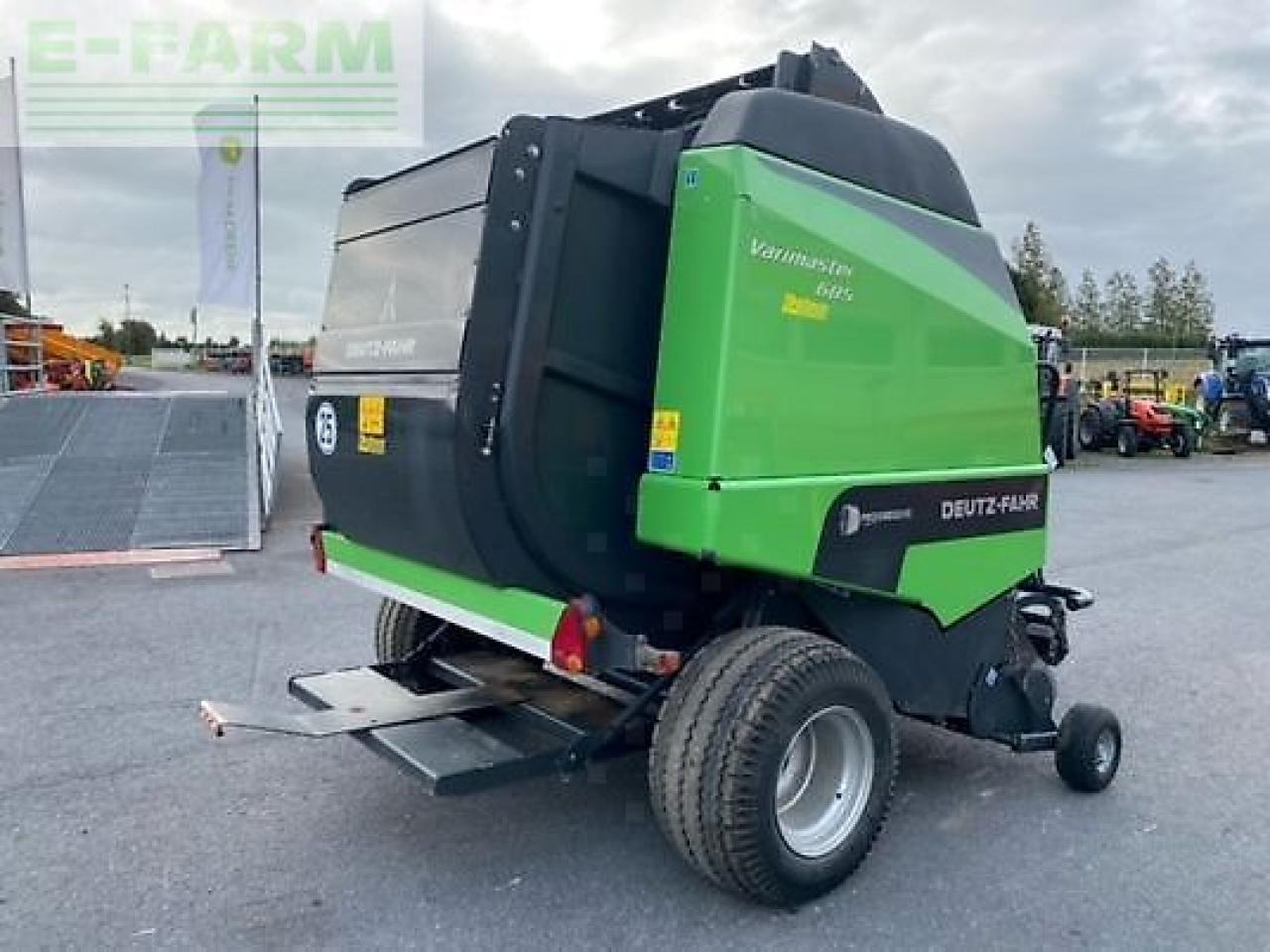 Deutz-Fahr varimaster 685 - Kanttipaalain: kuva Deutz-Fahr varimaster 685 - Kanttipaalain Deutz-Fahr varimaster 685 - Kanttipaalain: kuva Deutz-Fahr varimaster 685 - Kanttipaalain