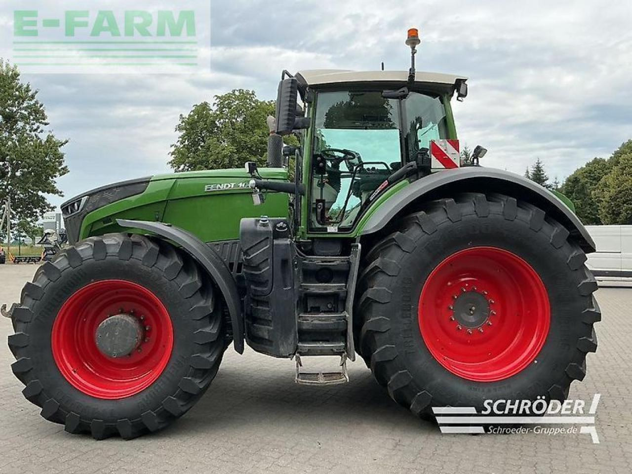 Fendt 1050 vario s4 profi plus - motor neu - Traktori: kuva Fendt 1050 vario s4 profi plus - motor neu - Traktori Fendt 1050 vario s4 profi plus - motor neu - Traktori: kuva Fendt 1050 vario s4 profi plus - motor neu - Traktori