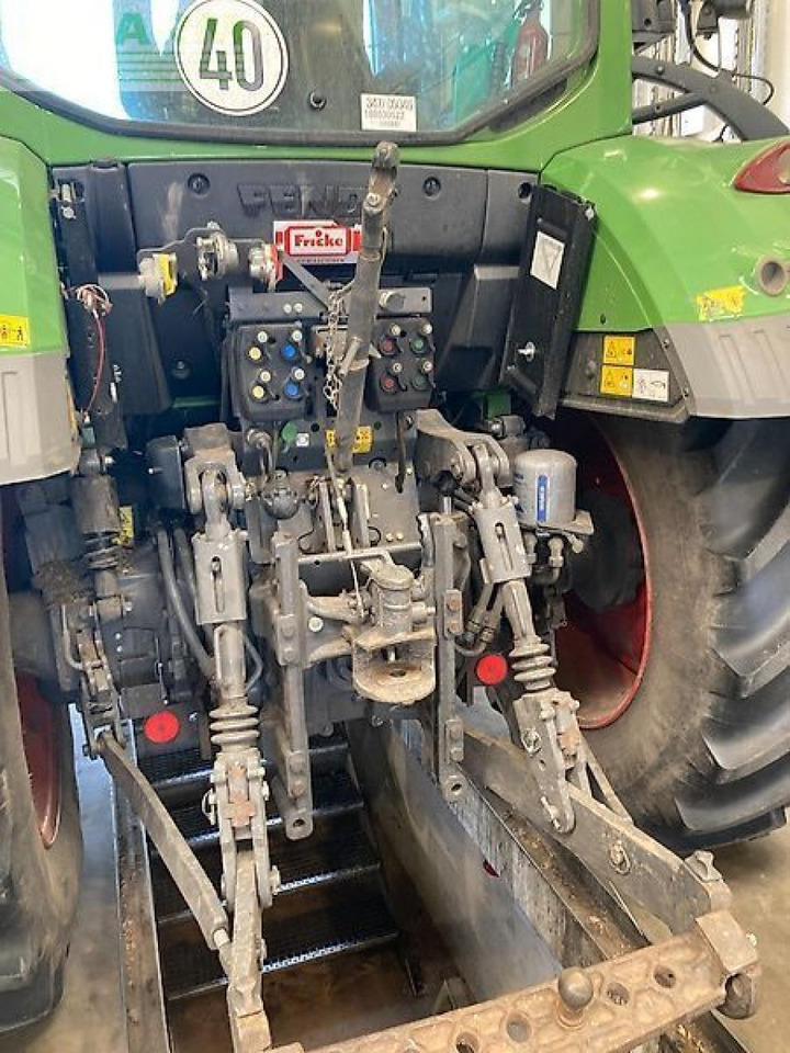 Fendt 310 vario power s4 tms mit frontlader Power - Traktori: kuva Fendt 310 vario power s4 tms mit frontlader Power - Traktori Fendt 310 vario power s4 tms mit frontlader Power - Traktori: kuva Fendt 310 vario power s4 tms mit frontlader Power - Traktori