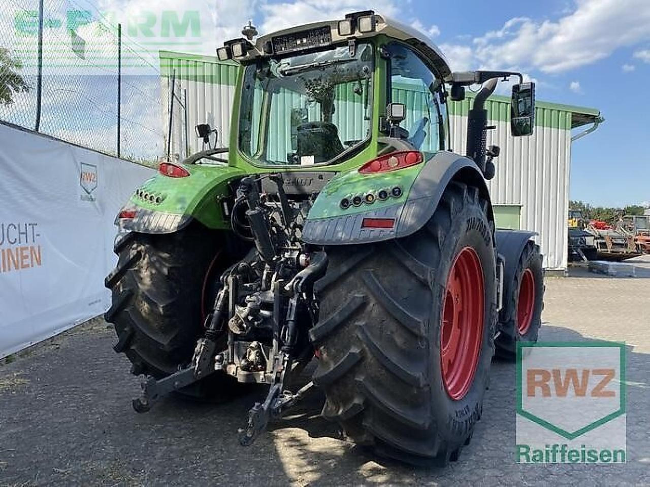 Fendt 724 vario s4 - Traktori: kuva Fendt 724 vario s4 - Traktori Fendt 724 vario s4 - Traktori: kuva Fendt 724 vario s4 - Traktori