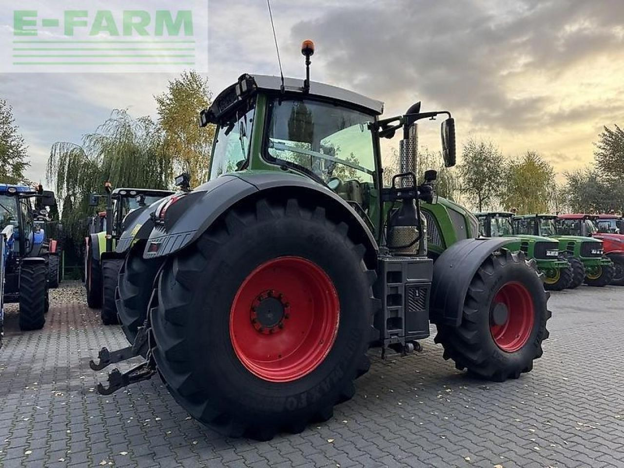 Fendt 828 vario profi+ plus nature green / wom / gps navi rtk trimble / tms - Traktori: kuva Fendt 828 vario profi+ plus nature green / wom / gps navi rtk trimble / tms - Traktori Fendt 828 vario profi+ plus nature green / wom / gps navi rtk trimble / tms - Traktori: kuva Fendt 828 vario profi+ plus nature green / wom / gps navi rtk trimble / tms - Traktori