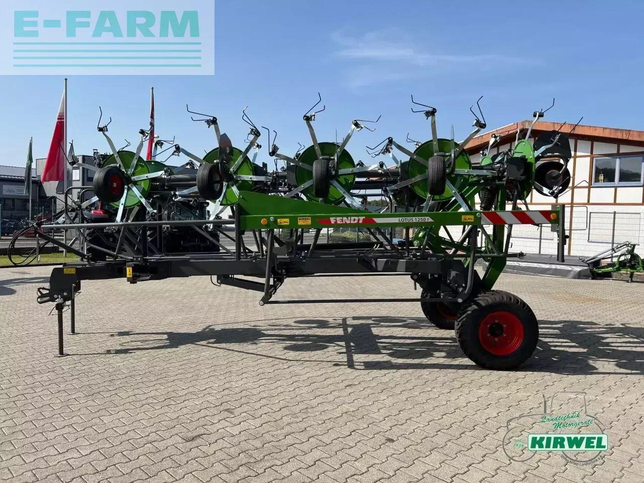 Fendt lotus 1250 t - Pöyhin: kuva Fendt lotus 1250 t - Pöyhin Fendt lotus 1250 t - Pöyhin: kuva Fendt lotus 1250 t - Pöyhin