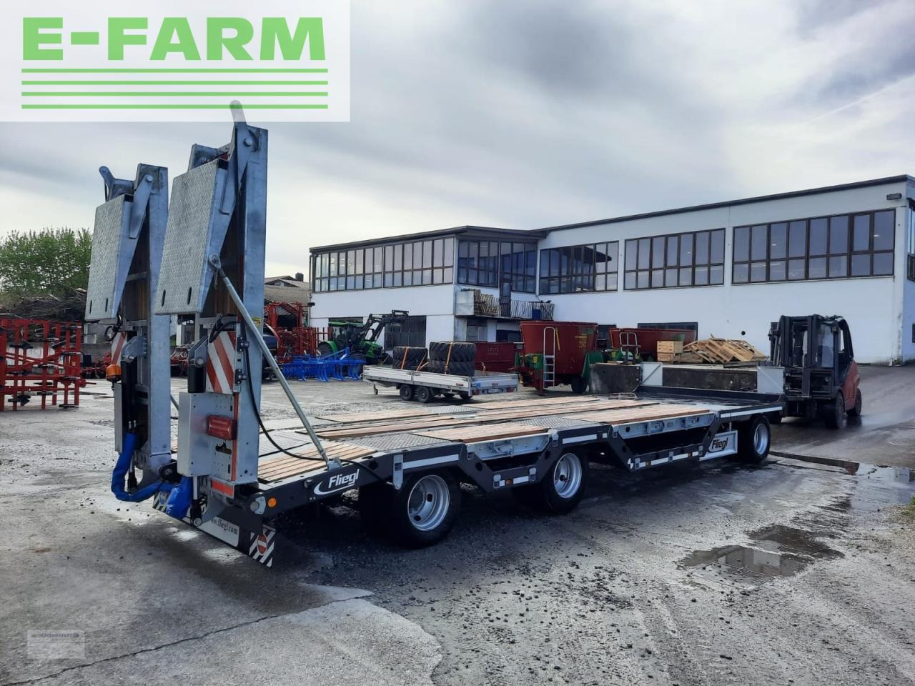 Fliegl dts 300 - Apuvaunu perävaunu: kuva Fliegl dts 300 - Apuvaunu perävaunu Fliegl dts 300 - Apuvaunu perävaunu: kuva Fliegl dts 300 - Apuvaunu perävaunu