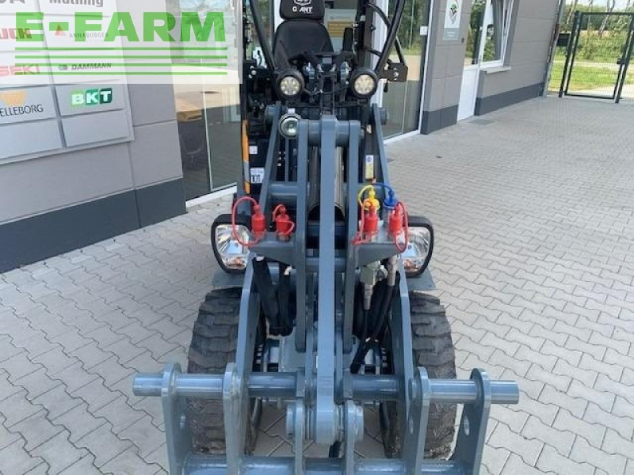 Giant g1500 - Pienkuormaaja: kuva Giant g1500 - Pienkuormaaja Giant g1500 - Pienkuormaaja: kuva Giant g1500 - Pienkuormaaja