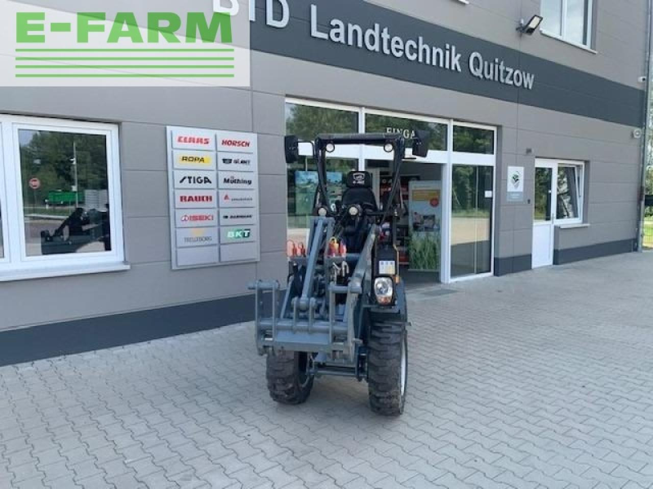 Giant g1500 - Pienkuormaaja: kuva Giant g1500 - Pienkuormaaja Giant g1500 - Pienkuormaaja: kuva Giant g1500 - Pienkuormaaja