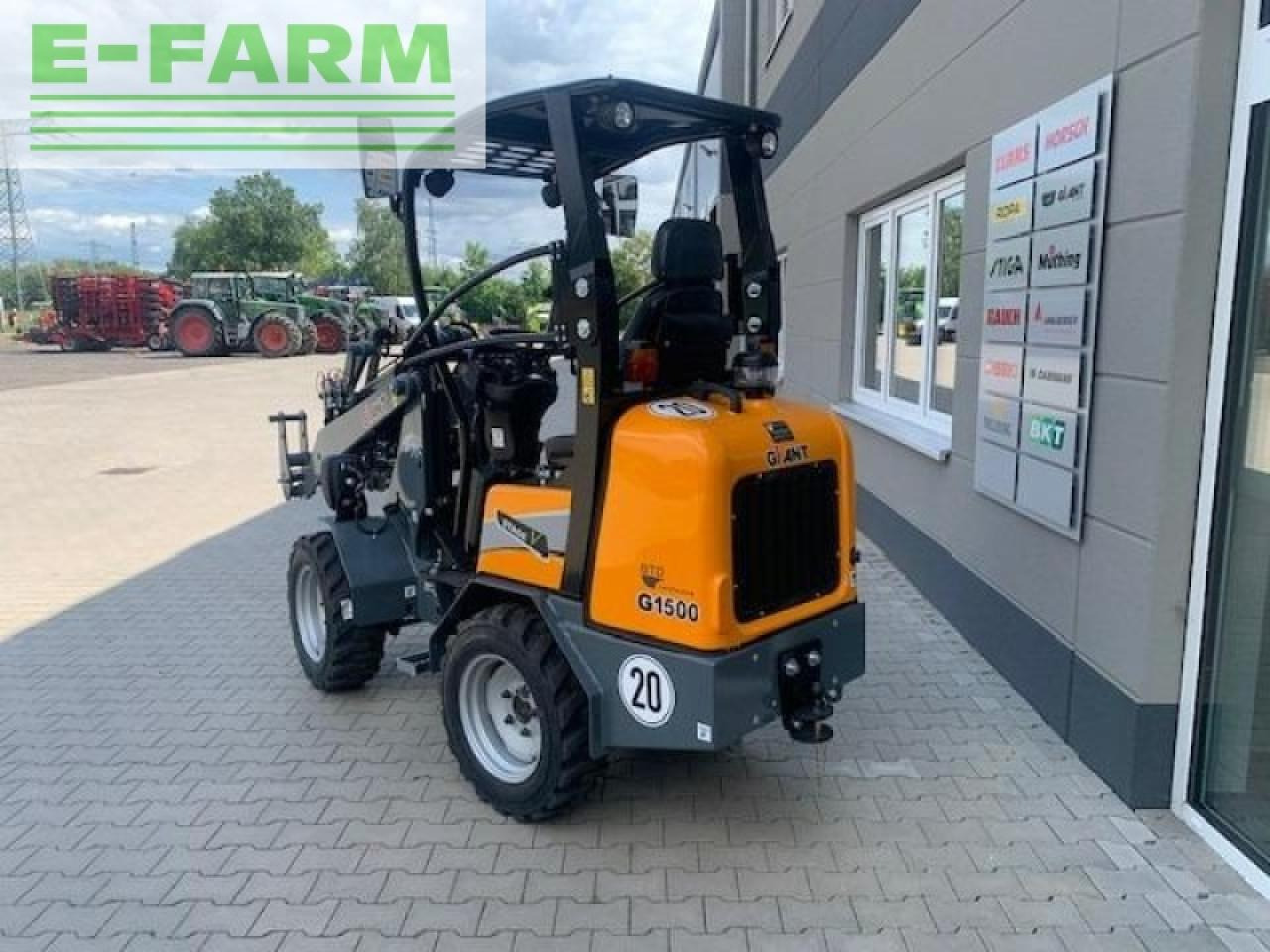 Giant g1500 - Pienkuormaaja: kuva Giant g1500 - Pienkuormaaja Giant g1500 - Pienkuormaaja: kuva Giant g1500 - Pienkuormaaja