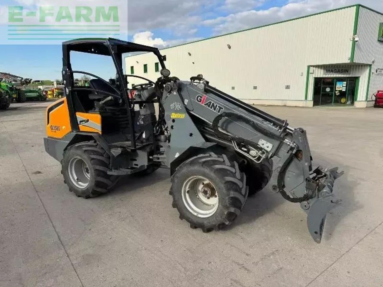 Giant g3500 - Pyöräkuormaaja: kuva Giant g3500 - Pyöräkuormaaja Giant g3500 - Pyöräkuormaaja: kuva Giant g3500 - Pyöräkuormaaja