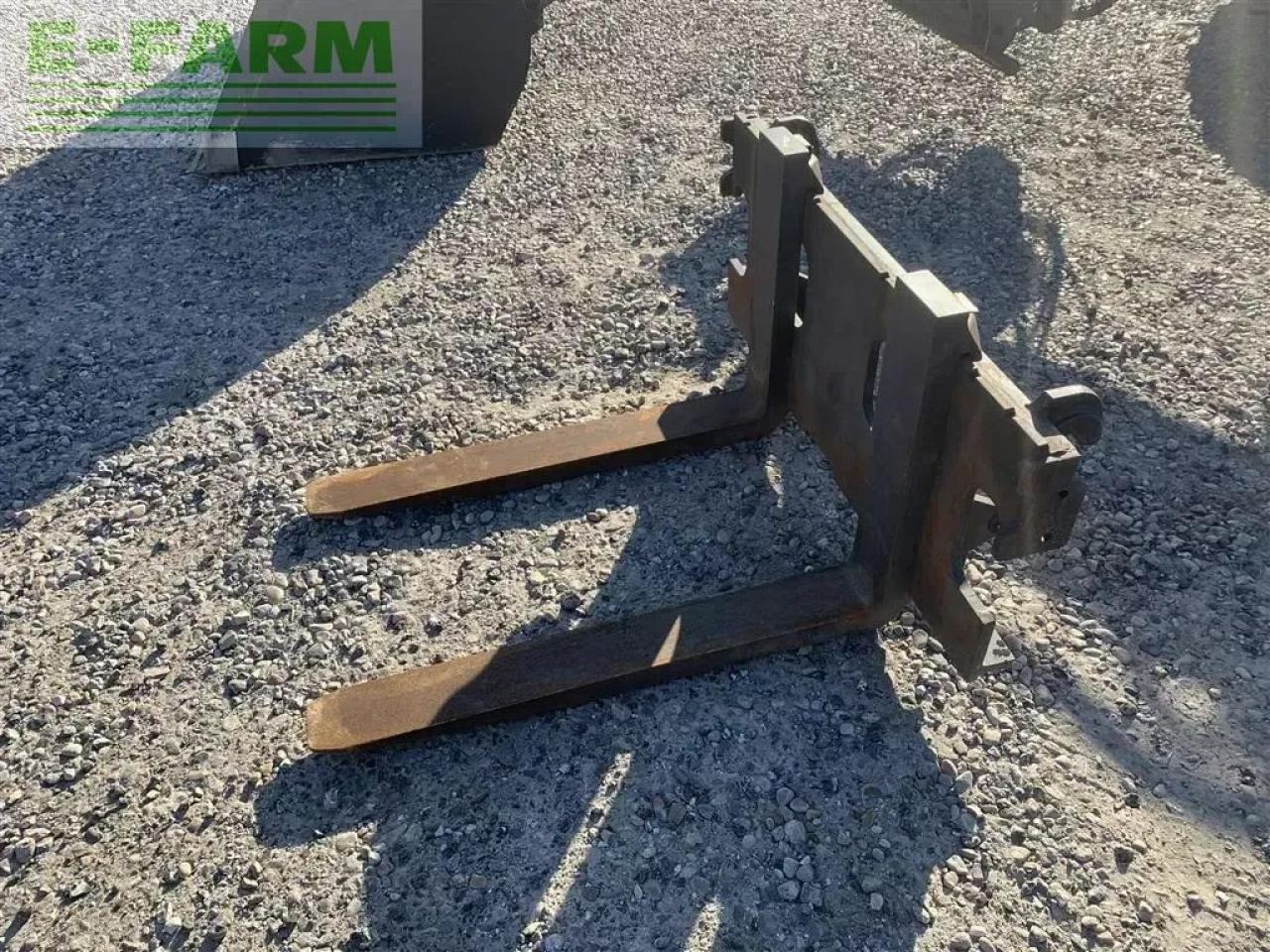 Minikuormaaja Giant g5000tele: kuva Minikuormaaja Giant g5000tele Minikuormaaja Giant g5000tele: kuva Minikuormaaja Giant g5000tele