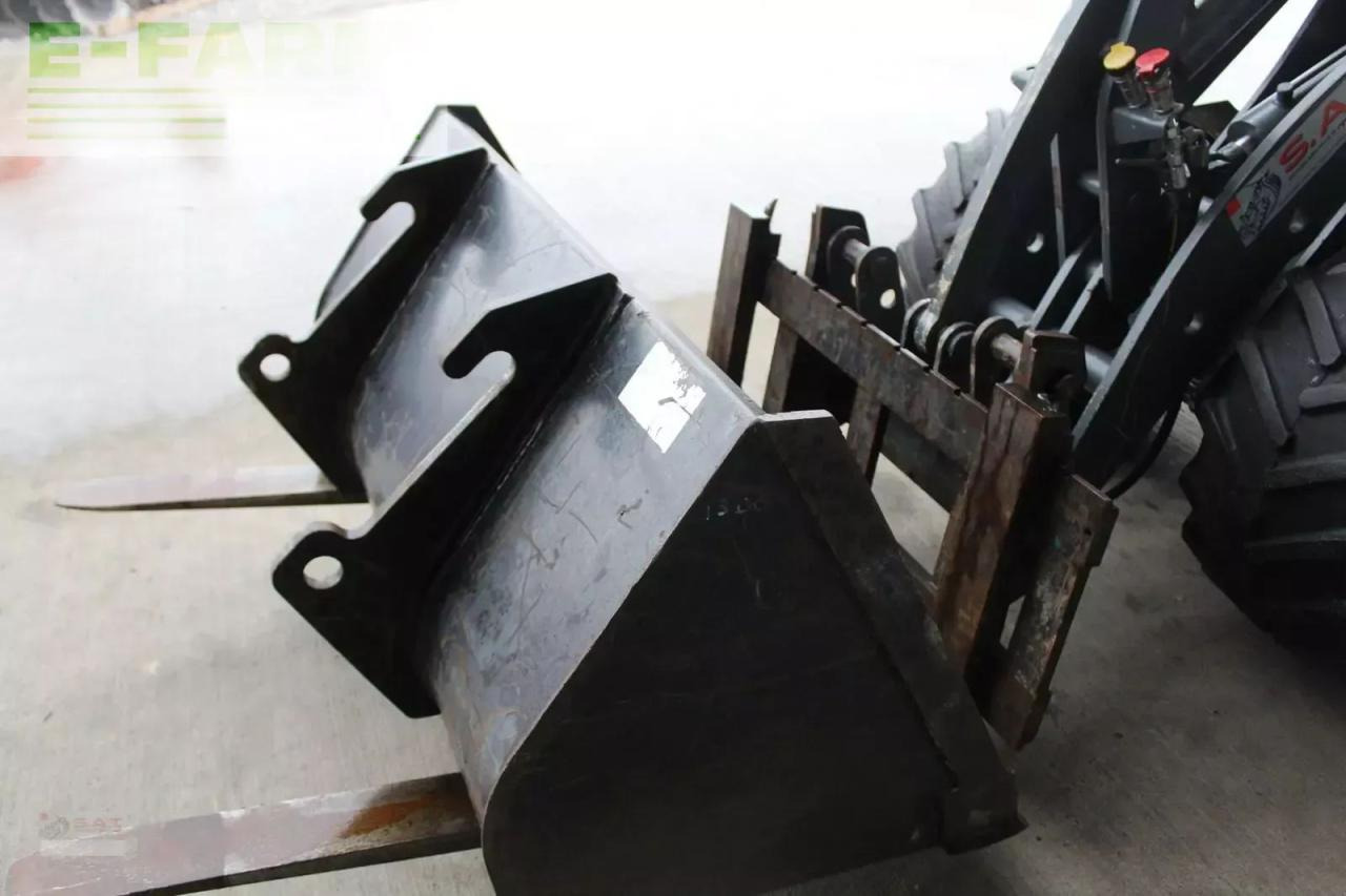 Giant hoflader d 335 t - Pyöräkuormaaja: kuva Giant hoflader d 335 t - Pyöräkuormaaja Giant hoflader d 335 t - Pyöräkuormaaja: kuva Giant hoflader d 335 t - Pyöräkuormaaja