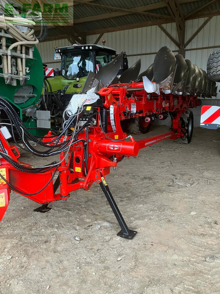 Gregoire Besson 8 corps - Aura: kuva Gregoire Besson 8 corps - Aura Gregoire Besson 8 corps - Aura: kuva Gregoire Besson 8 corps - Aura