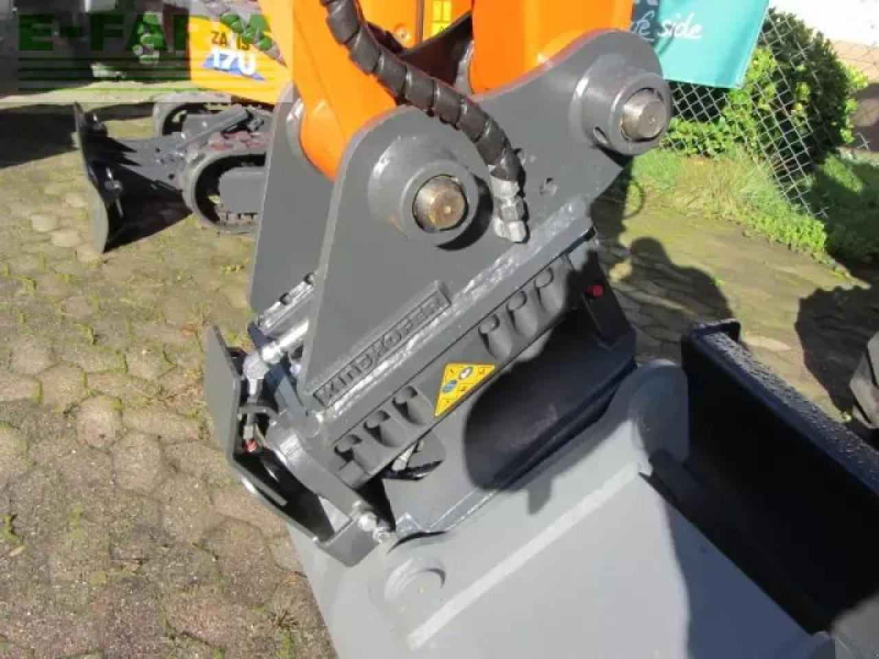 Hitachi zx 33 u-6 - Minikuormaaja: kuva Hitachi zx 33 u-6 - Minikuormaaja Hitachi zx 33 u-6 - Minikuormaaja: kuva Hitachi zx 33 u-6 - Minikuormaaja