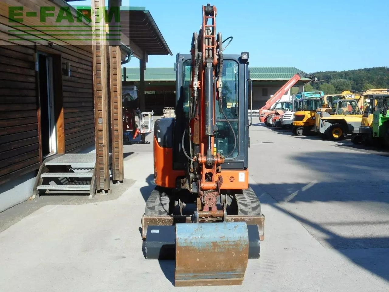 Hitachi zx26u-6 ( 2.740kg ) powertilt - Minikuormaaja: kuva Hitachi zx26u-6 ( 2.740kg ) powertilt - Minikuormaaja Hitachi zx26u-6 ( 2.740kg ) powertilt - Minikuormaaja: kuva Hitachi zx26u-6 ( 2.740kg ) powertilt - Minikuormaaja