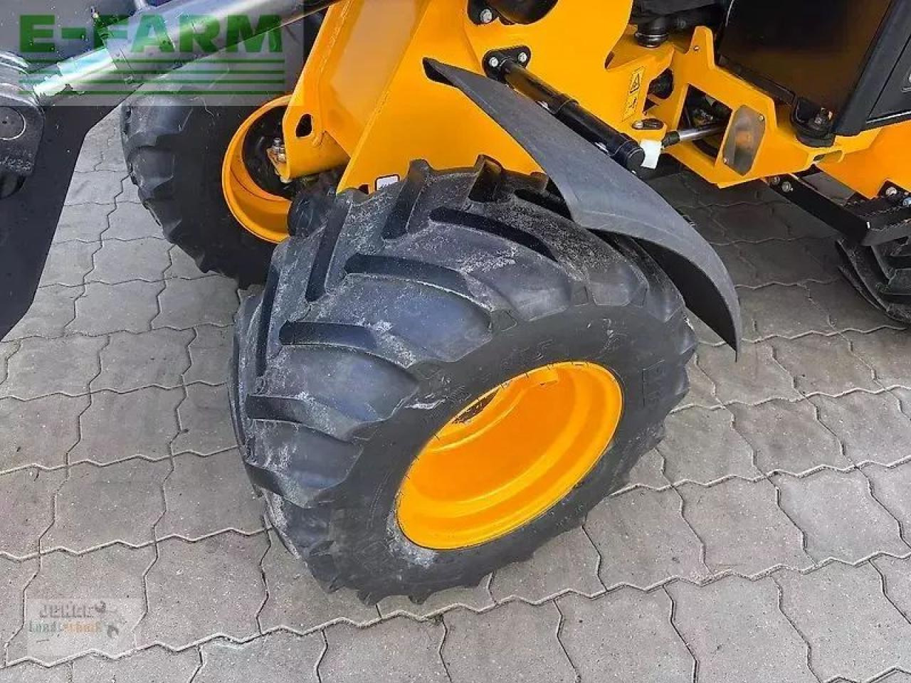 Minikuormaaja JCB 403 plus: kuva Minikuormaaja JCB 403 plus