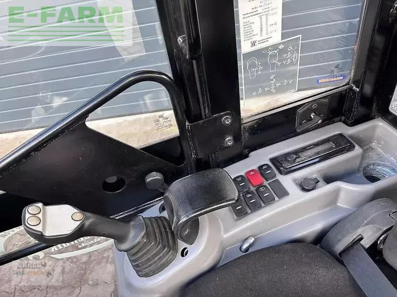 Minikuormaaja JCB 403 plus: kuva Minikuormaaja JCB 403 plus