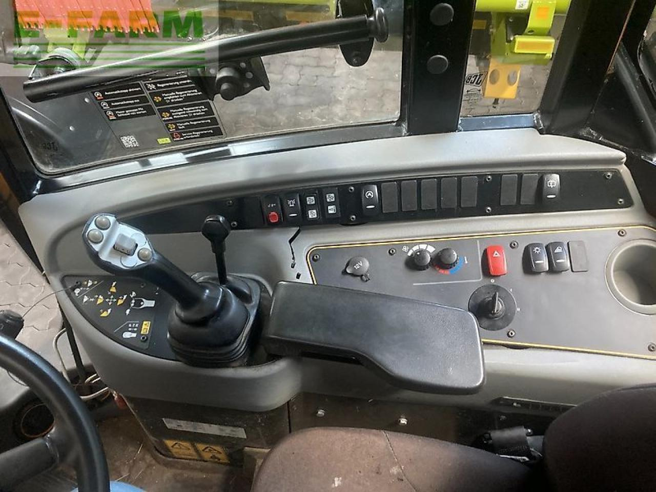 Minikuormaaja JCB 407: kuva Minikuormaaja JCB 407 Minikuormaaja JCB 407: kuva Minikuormaaja JCB 407