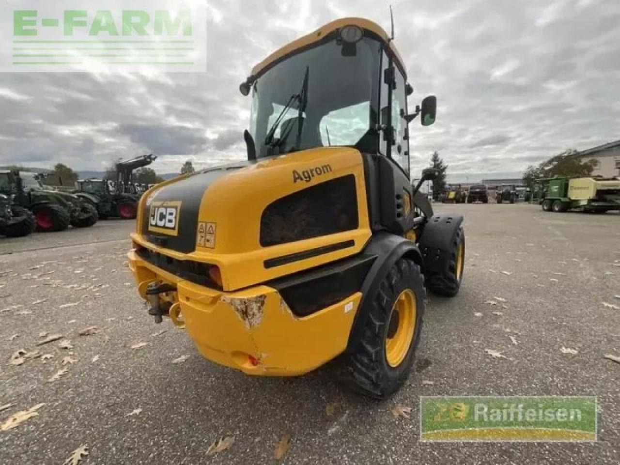 JCB 409 - Minikuormaaja: kuva JCB 409 - Minikuormaaja JCB 409 - Minikuormaaja: kuva JCB 409 - Minikuormaaja