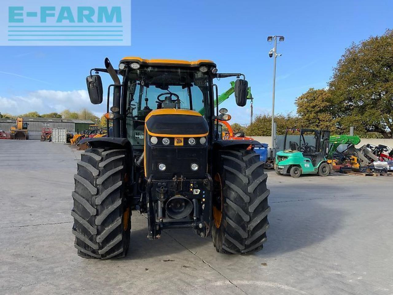 JCB 4220 fastrac tractor (st24436) - Traktori: kuva JCB 4220 fastrac tractor (st24436) - Traktori JCB 4220 fastrac tractor (st24436) - Traktori: kuva JCB 4220 fastrac tractor (st24436) - Traktori